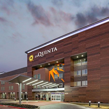 La Quinta Inn & Suites Dfw West-Glade-Parks Euless Esterno foto