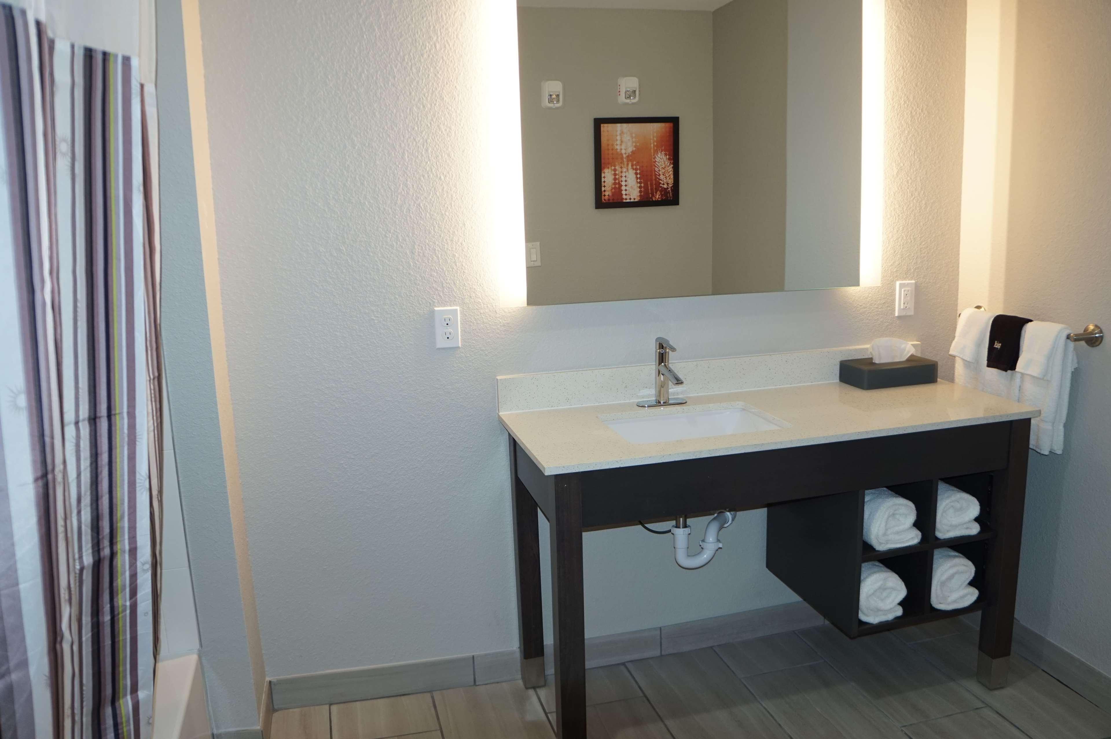 La Quinta Inn & Suites Dfw West-Glade-Parks Euless Esterno foto