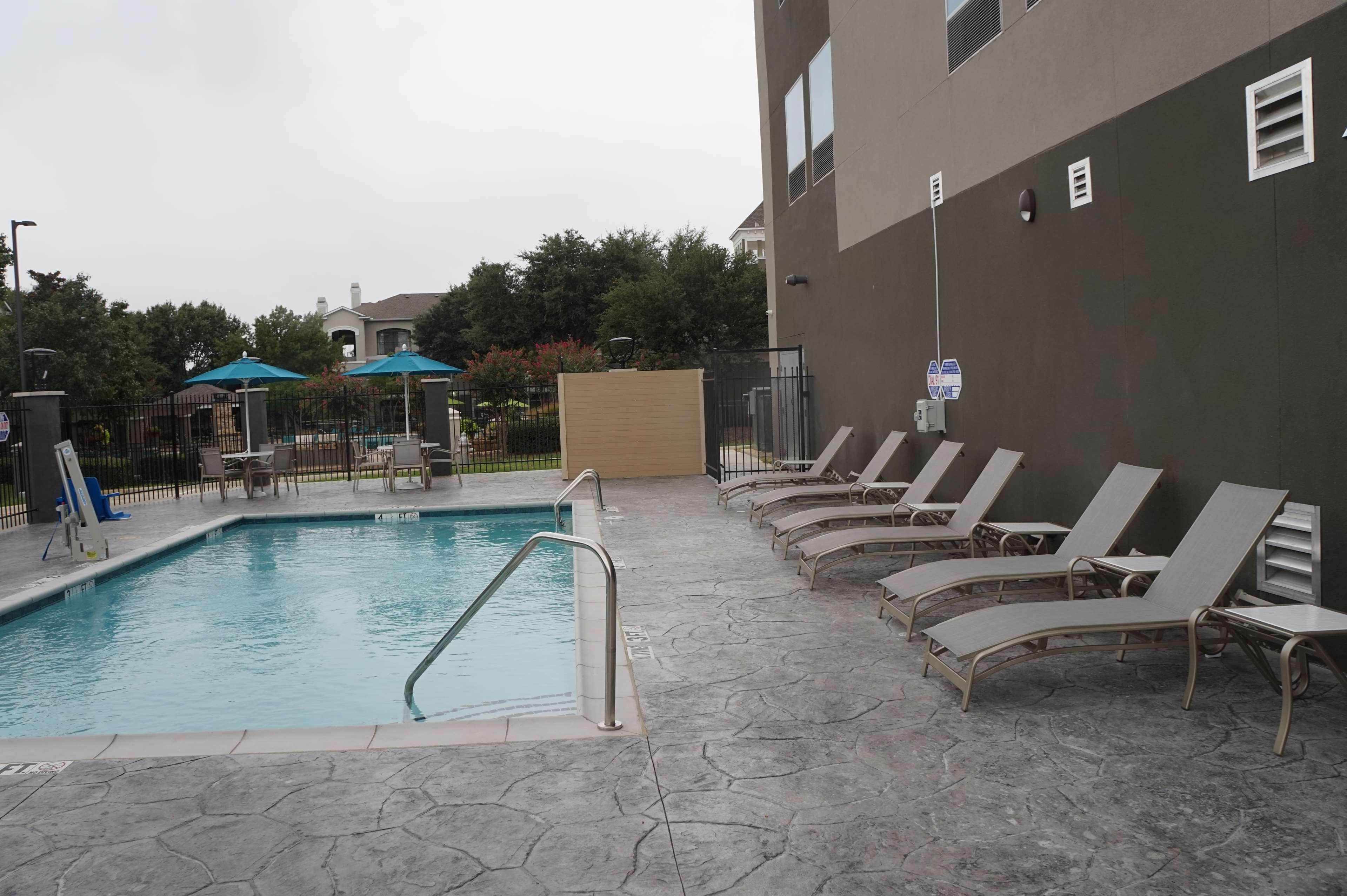 La Quinta Inn & Suites Dfw West-Glade-Parks Euless Esterno foto
