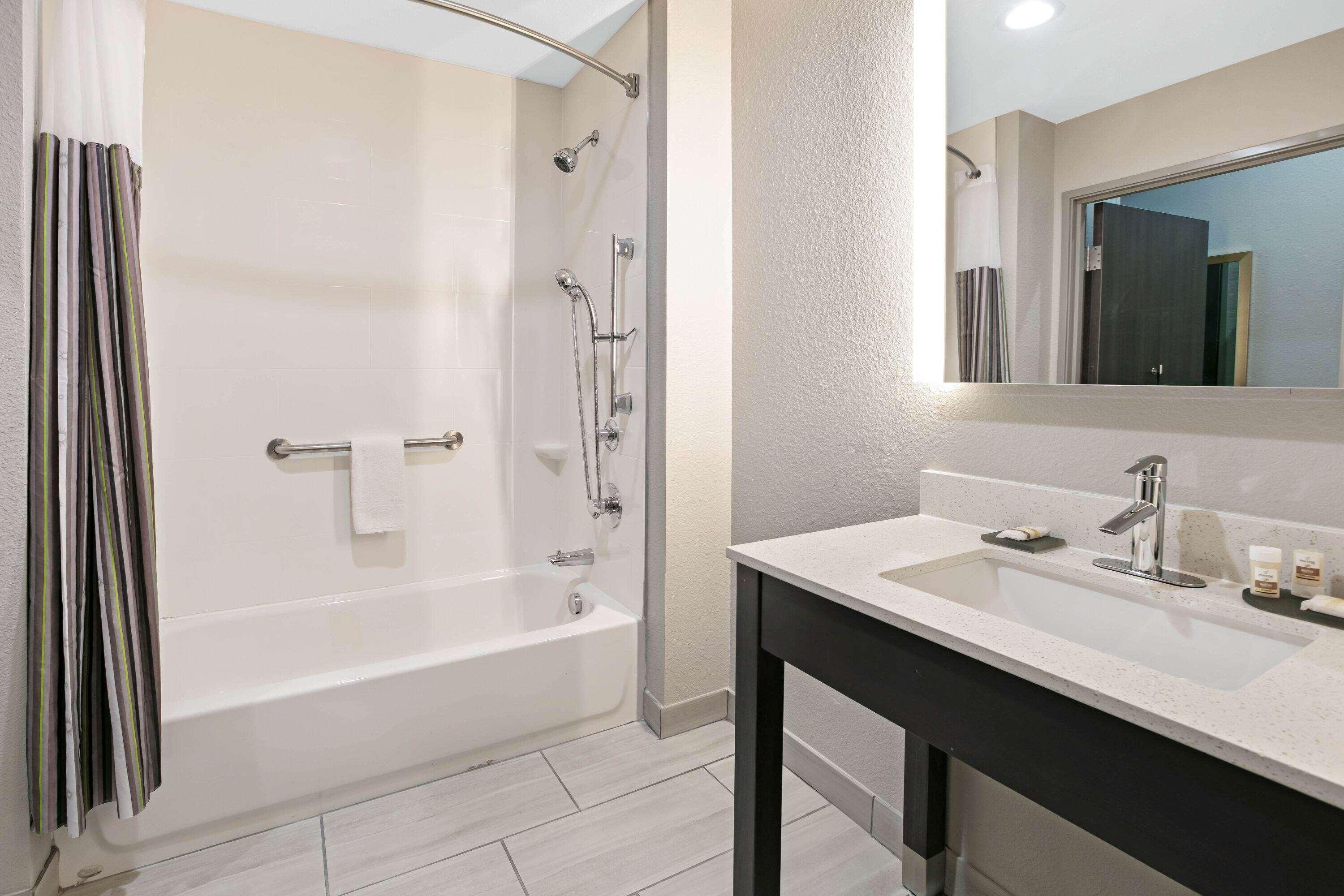 La Quinta Inn & Suites Dfw West-Glade-Parks Euless Esterno foto