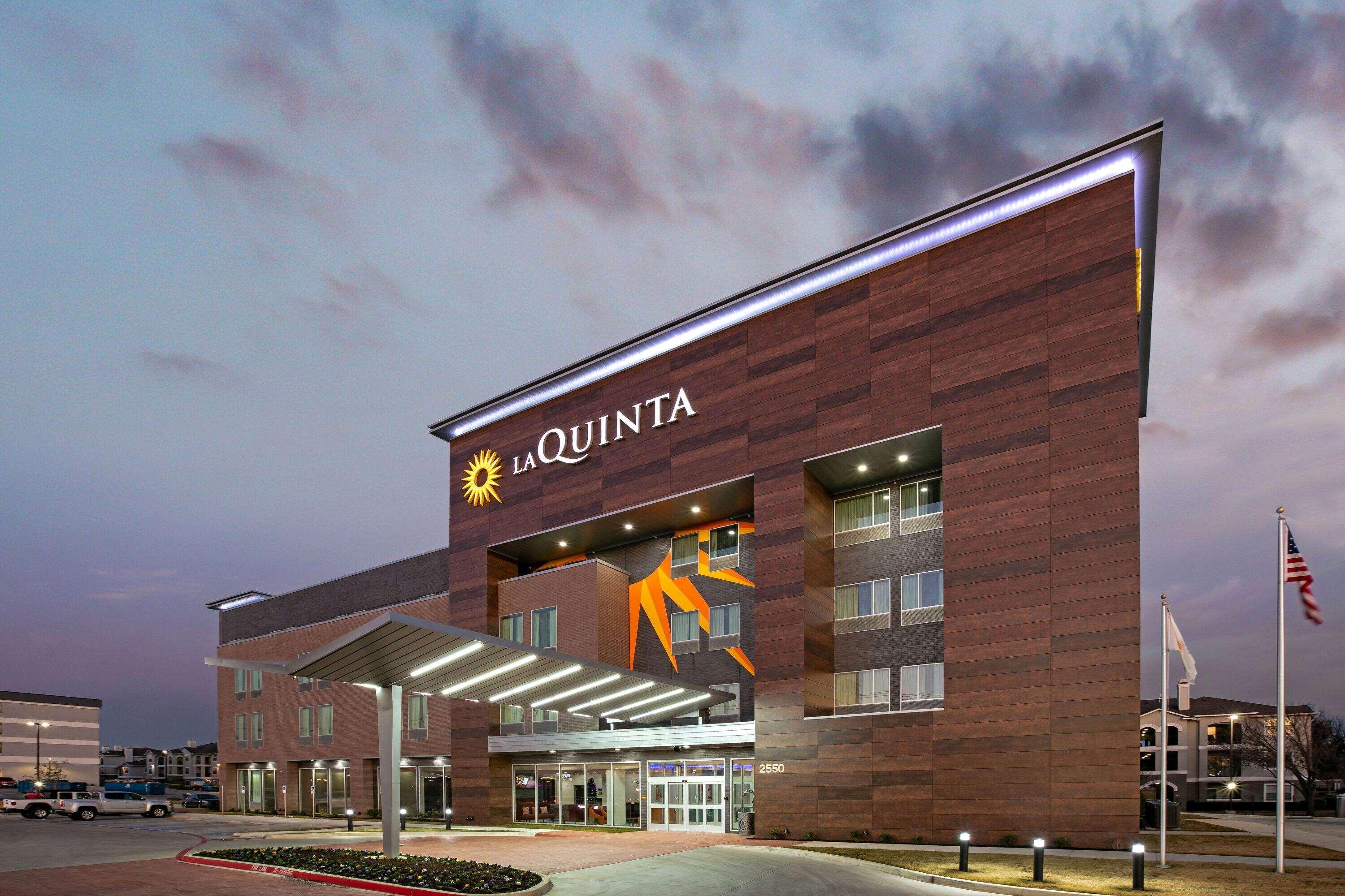 La Quinta Inn & Suites Dfw West-Glade-Parks Euless Esterno foto